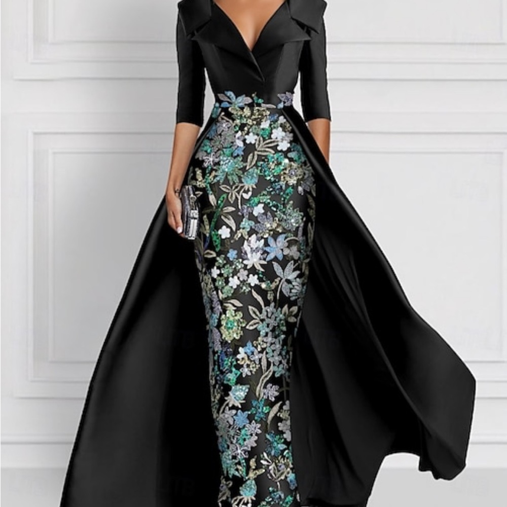 Black Plunge Neck 3/4 Sleeve Gown